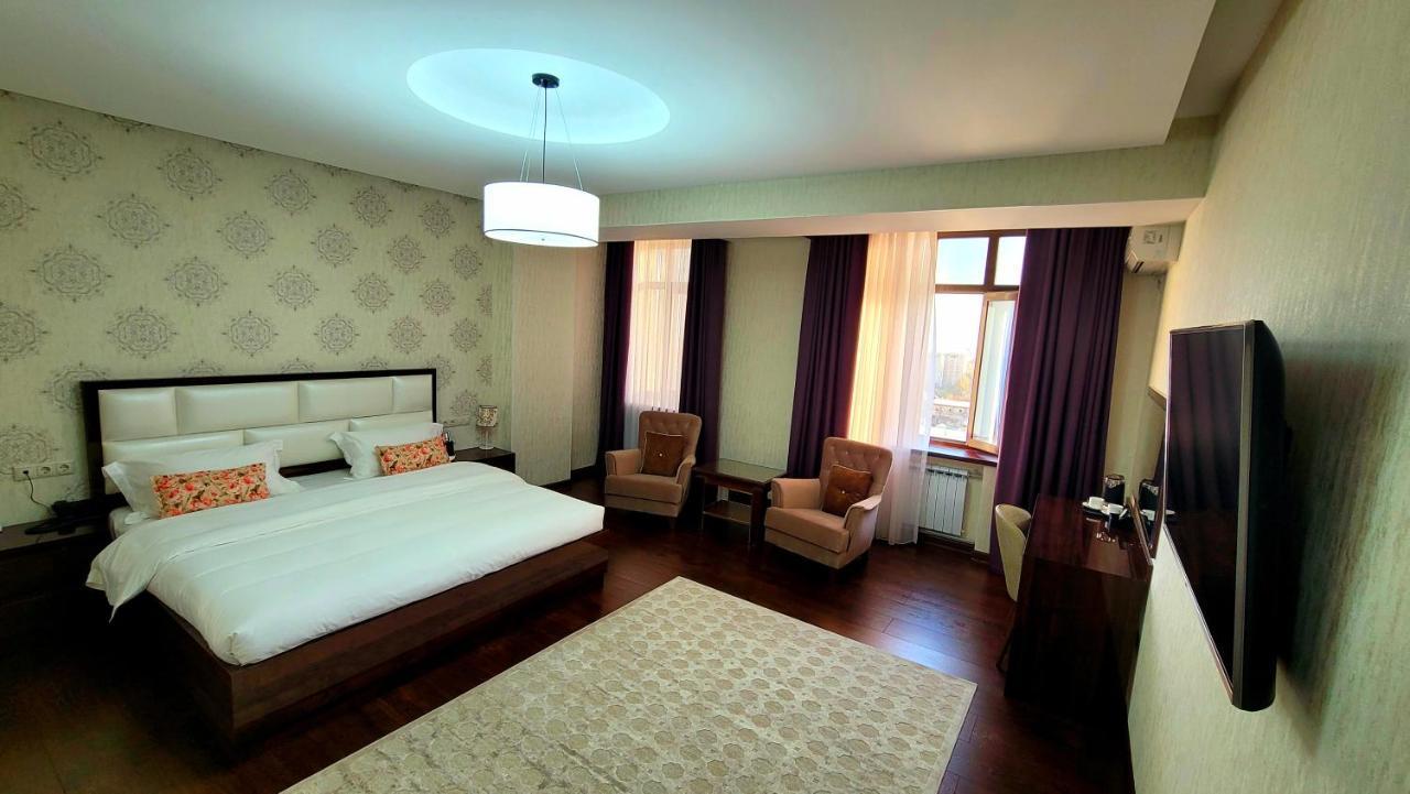 Hotel Ayni Dusjanbe Exteriör bild